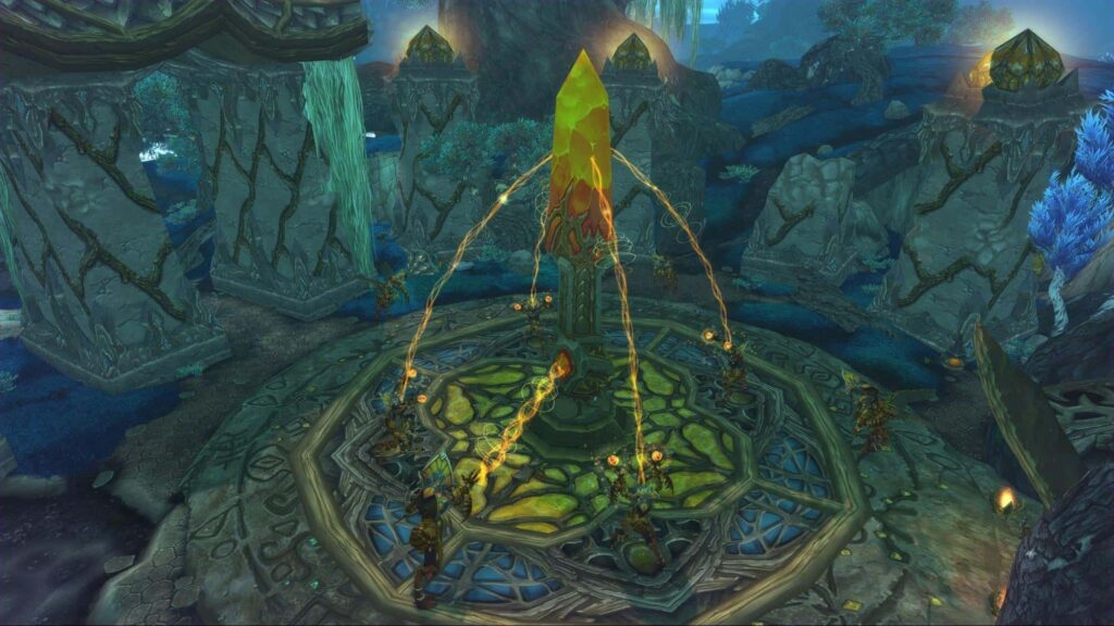 Klaxxi performing a ritual around an amber pillar in the Dread Wastes in World of Warcraft Mists of Pandaria Classic