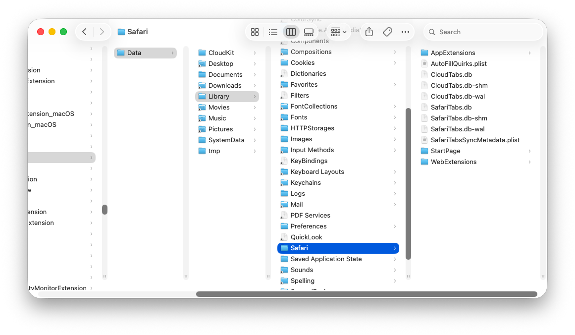 macOS 26.3 Finder column view with scrollbars but without path bar